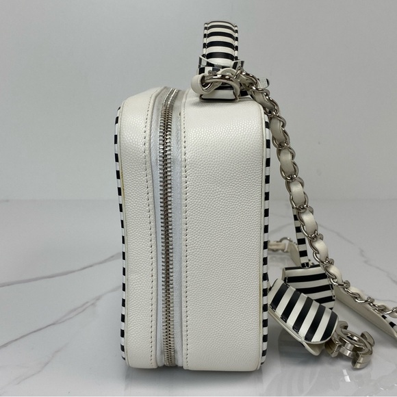 Chanel Filigree Vanity Case - Picture 4 of 6